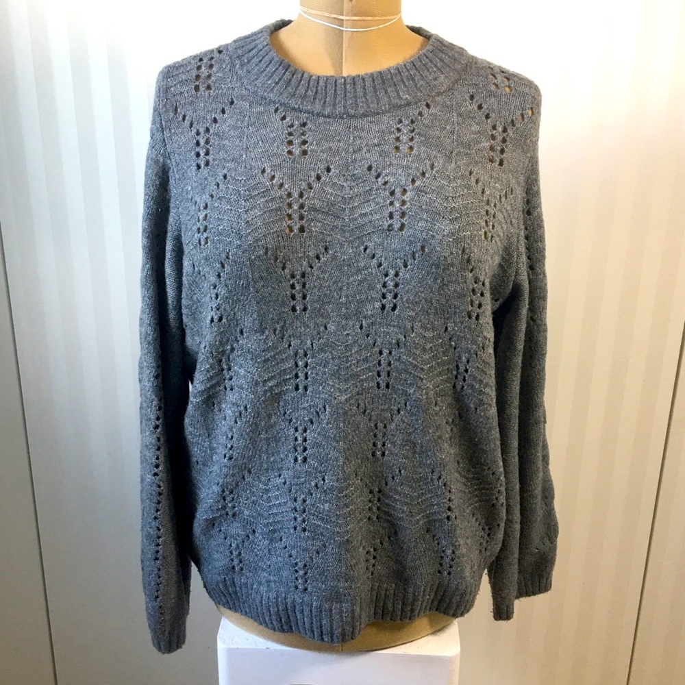GAP grey knit crochet light sweater Size XL
